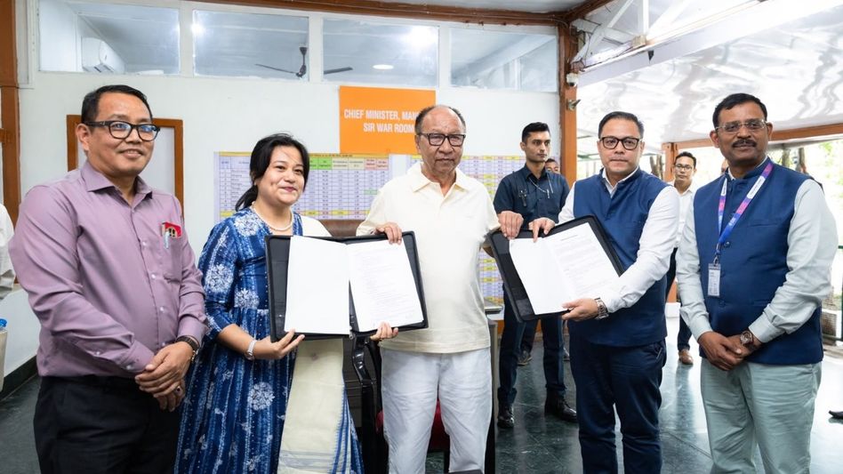 Manipur CM flags off 16 candidates for overseas skill training in Japan Manipur CM flags off 16 candidates for overseas skill training in Japan