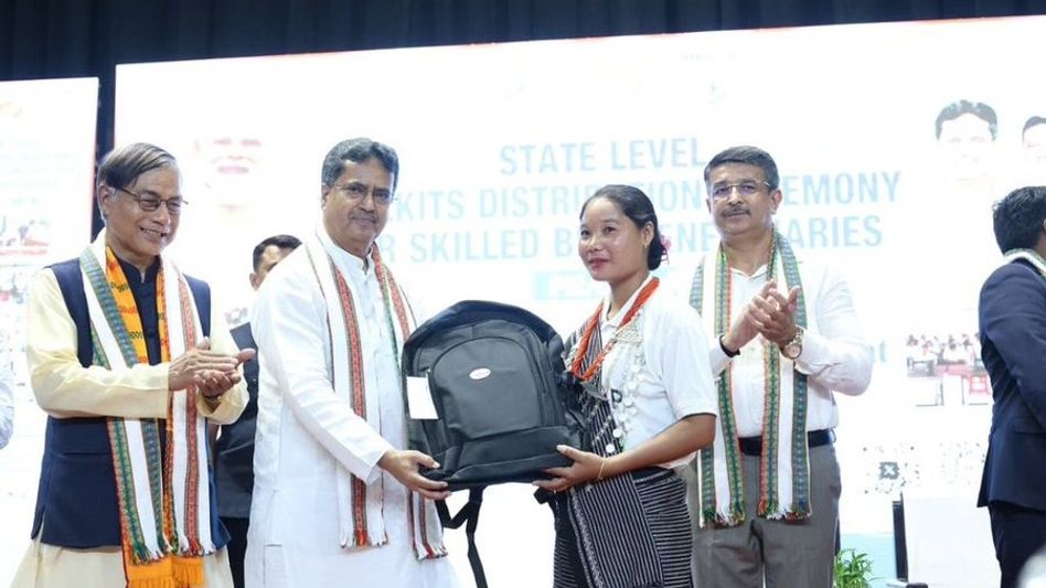 Tripura CM distributes toolkits to trained Bru community members to promote self-employment Tripura CM distributes toolkits to trained Bru community members to promote self-employment