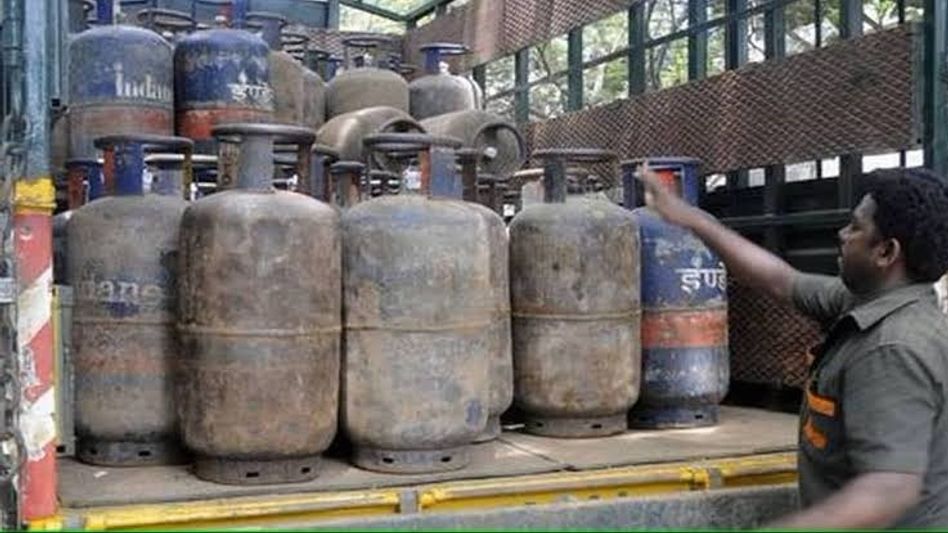 Commercial LPG cylinder prices hiked by Rs 9.50 from September 1; domestic rates unchanged Commercial LPG cylinder prices hiked by Rs 9.50 from September 1; domestic rates unchanged