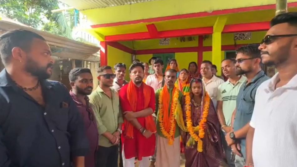 ‘Ghar Wapsi’ ceremony held in Assam’s Lakhipur after muslim woman embraces Sanatan Dharma ‘Ghar Wapsi’ ceremony held in Assam’s Lakhipur after muslim woman embraces Sanatan Dharma