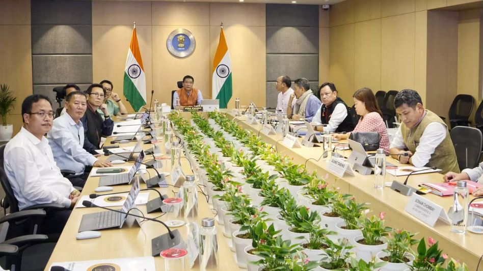 Arunachal Administrative Reforms Commission submits first report to state government Arunachal Administrative Reforms Commission submits first report to state government