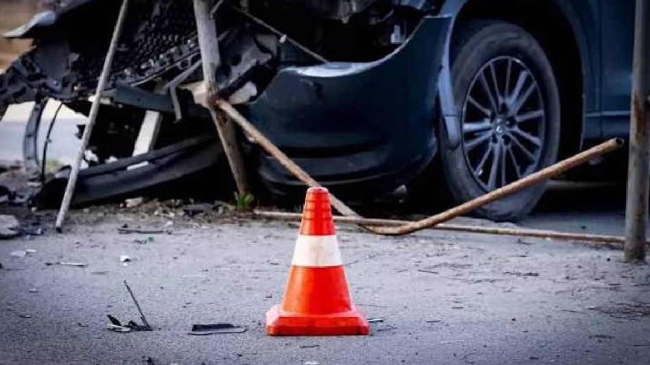 Guwahati: Driver seriously injured in head-on collision under Ganeshguri flyover Guwahati: Driver seriously injured in head-on collision under Ganeshguri flyover
