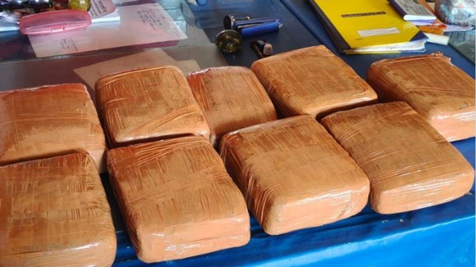 Railway Police seize cannabis bag from Silchar-Rangiya Express in Assam's Chaparmukh Railway Police seize cannabis bag from Silchar-Rangiya Express in Assam's Chaparmukh