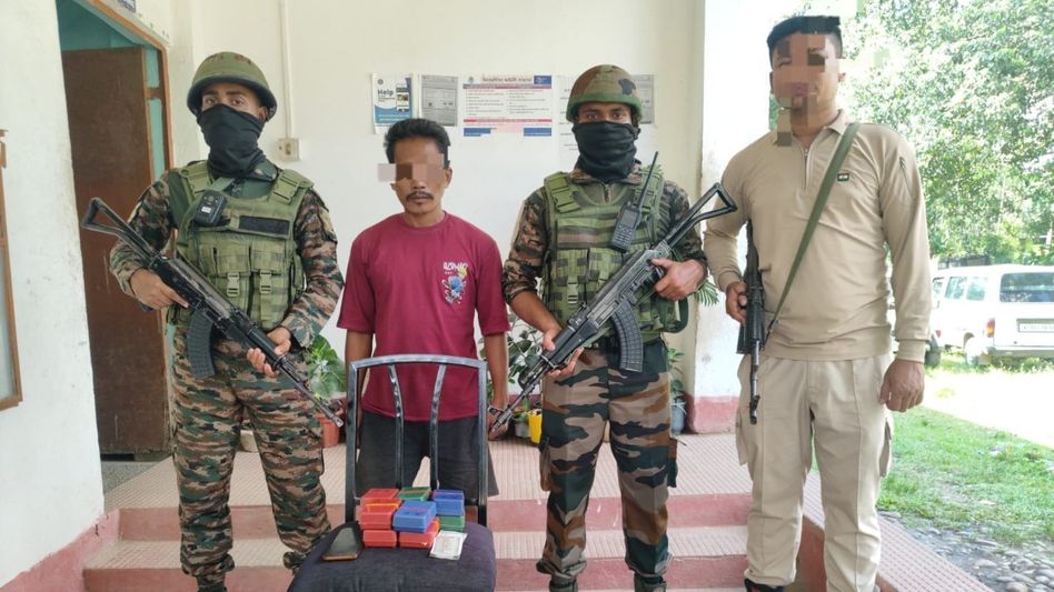 Assam Rifles, Police seize heroin worth Rs 93.8 lakh in Lekhapani; one held Assam Rifles, Police seize heroin worth Rs 93.8 lakh in Lekhapani; one held