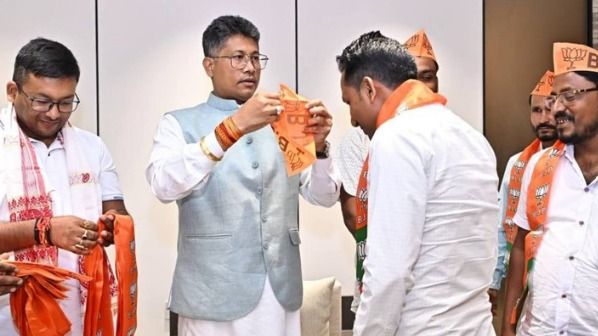 Assam's Nagaon by-poll: 11 Lahorighat Regional Panchayat members quit Congress, join BJP
