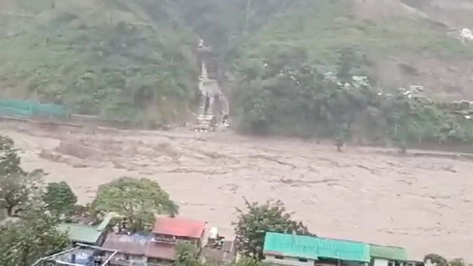 Flash flood threat averted after blocked Sikkim rivers cleared Flash flood threat averted after blocked Sikkim rivers cleared