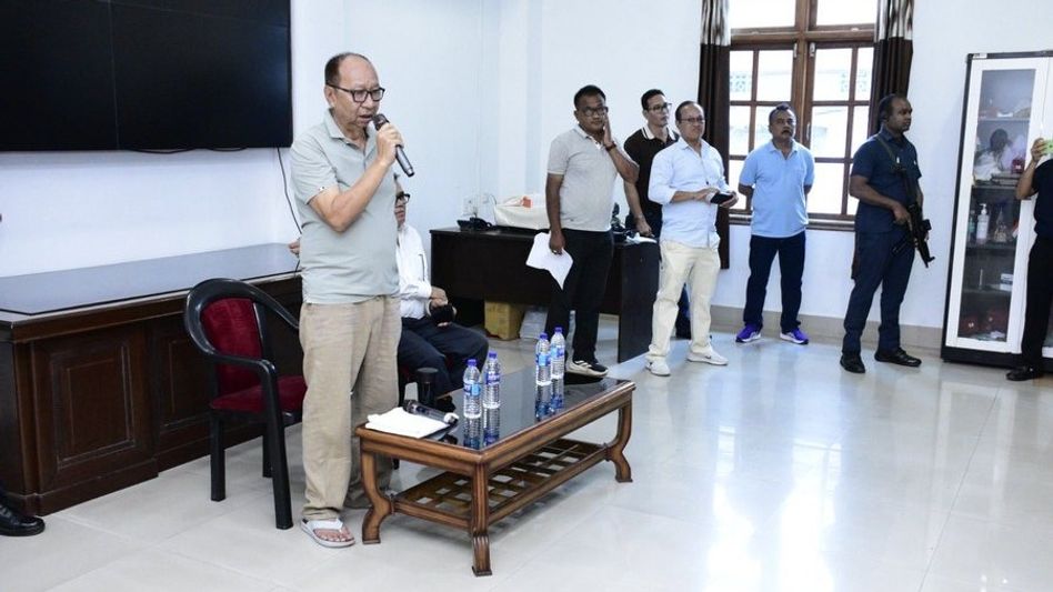 Manipur CM reviews grassroots preparedness for Seva Sankalp Abhiyan Manipur CM reviews grassroots preparedness for Seva Sankalp Abhiyan
