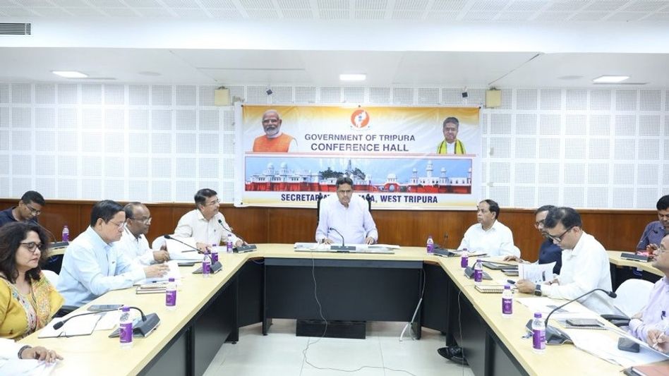 Tripura CM reviews progress of 158 investment projects, directs 100-day action plan Tripura CM reviews progress of 158 investment projects, directs 100-day action plan