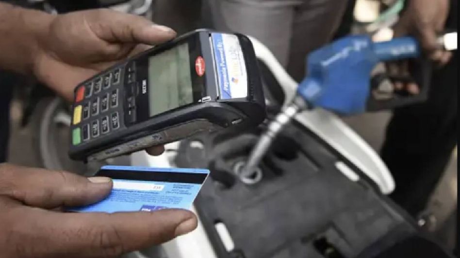 Petrol pump dealers threaten to stop UPI payments above Rs 2000 over Rs 5 MDR Petrol pump dealers threaten to stop UPI payments above Rs 2000 over Rs 5 MDR