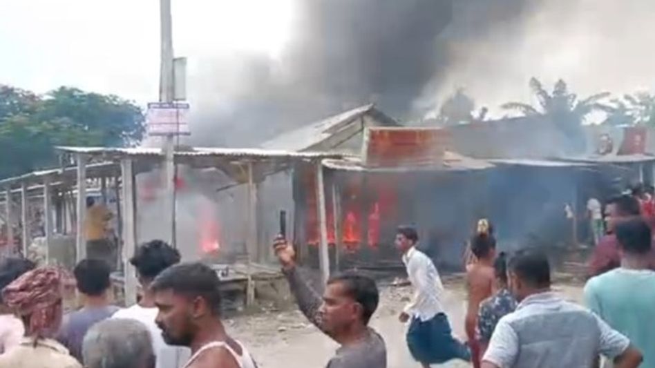 Massive fire breaks out at Pagla Bazar in Assam's Abhayapuri, 15-16 commercial establishments gutted Massive fire breaks out at Pagla Bazar in Assam's Abhayapuri, 15-16 commercial establishments gutted