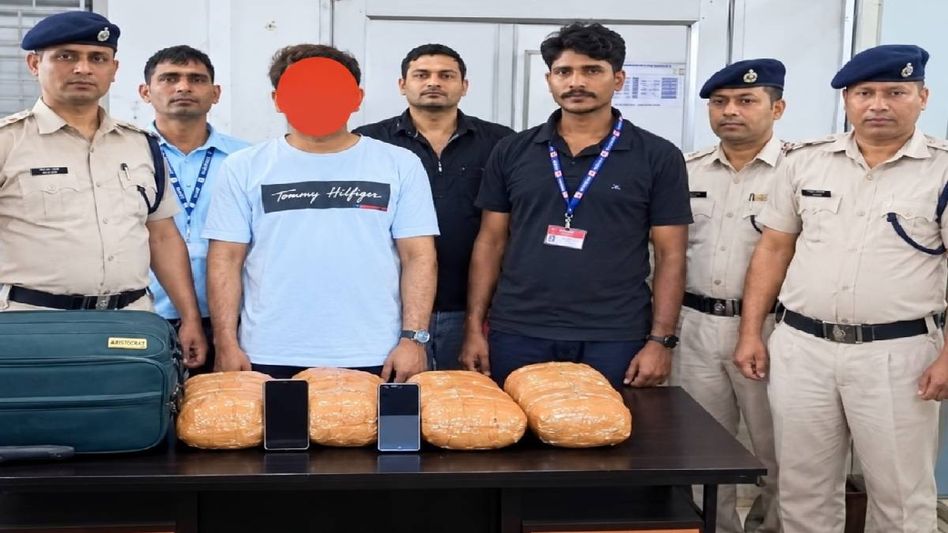 Kolkata man held with 3.64 kg suspected cannabis at Guwahati railway station Kolkata man held with 3.64 kg suspected cannabis at Guwahati railway station