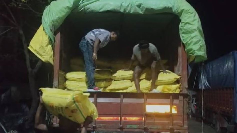 Assam Police seize 300 sacks of urea fertiliser in Dholai, driver held Assam Police seize 300 sacks of urea fertiliser in Dholai, driver held