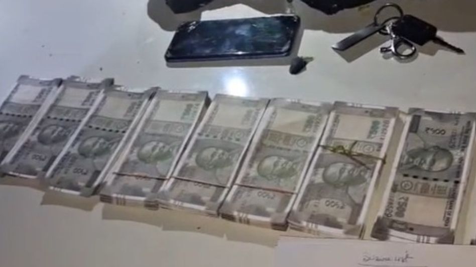 Assam: Rs 1.64 lakh fake currency seized in Barpeta’s Mandia, one held Assam: Rs 1.64 lakh fake currency seized in Barpeta’s Mandia, one held
