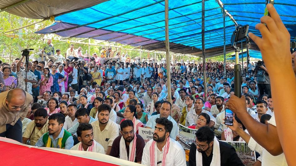 Assam: Upper Assam flood victims stage protest in Guwahati, seek relief and compensation Assam: Upper Assam flood victims stage protest in Guwahati, seek relief and compensation