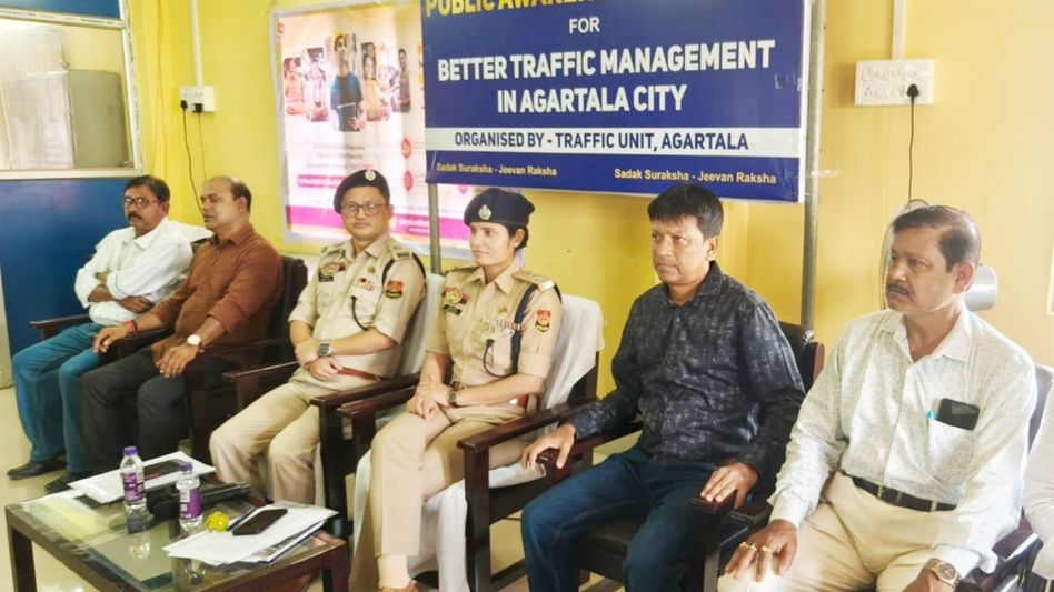 Tripura traffic police steps up market coordination ahead of Durga Puja Tripura traffic police steps up market coordination ahead of Durga Puja