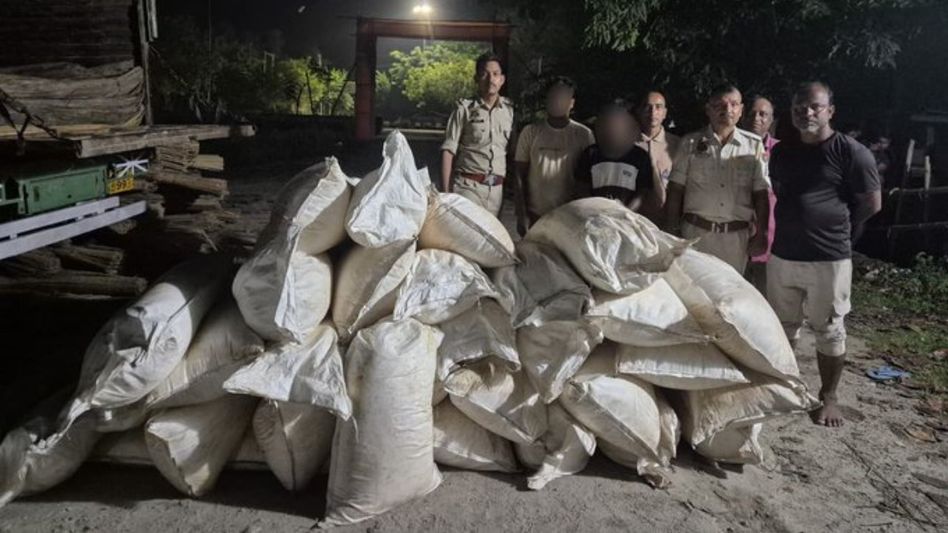 Two held with over 1,500 kg suspected poppy seeds in Assam’s Hojai Two held with over 1,500 kg suspected poppy seeds in Assam’s Hojai