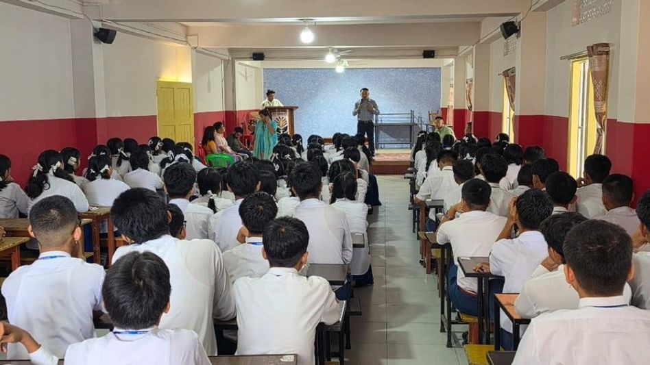 Manipur Police conduct community outreach programme to strengthen police-public relations Manipur Police conduct community outreach programme to strengthen police-public relations