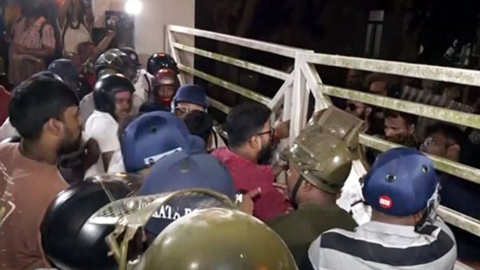 Student, RSS-linked group clash at SRFTI; Bengal minister says no one will be spared Student, RSS-linked group clash at SRFTI; Bengal minister says no one will be spared