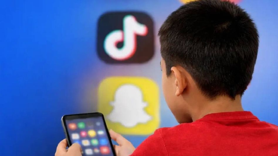 Supreme Court asks Centre to examine statutory safeguards for minors on social media Supreme Court asks Centre to examine statutory safeguards for minors on social media