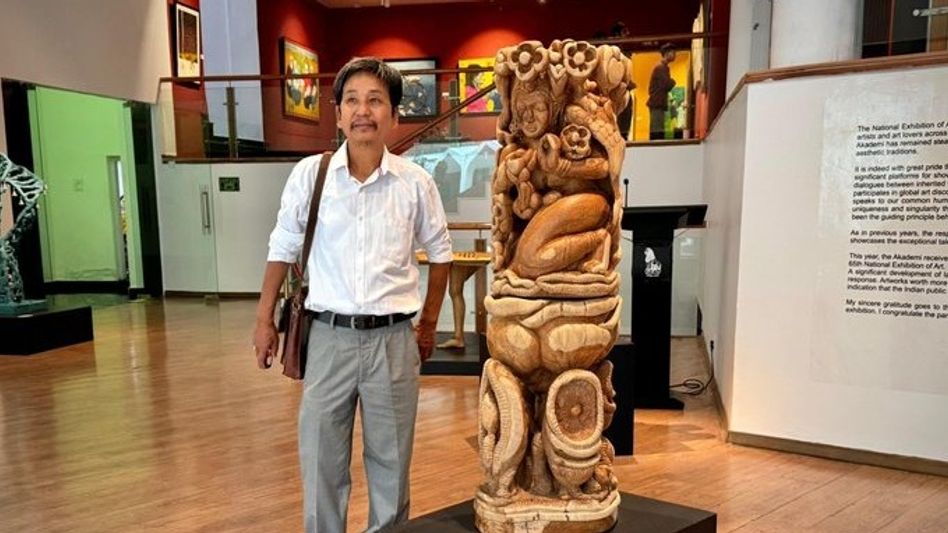 Manipur CM congratulates Sarungbam Nimai Singh on Lalit Kala Akademi Award Manipur CM congratulates Sarungbam Nimai Singh on Lalit Kala Akademi Award