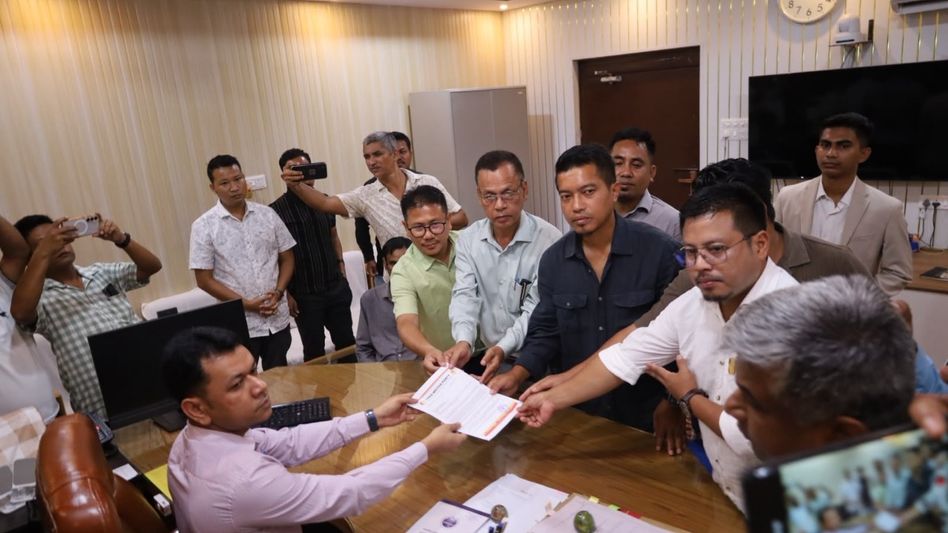 Tipra Motha gives Tripura Police, SEC 24-hour ultimatum over firing on party candidate Tipra Motha gives Tripura Police, SEC 24-hour ultimatum over firing on party candidate