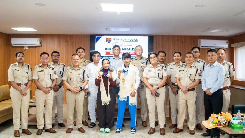Manipur Police honours Mirabai Chanu, Roshibina Devi with cash rewards after Asian Games silver Manipur Police honours Mirabai Chanu, Roshibina Devi with cash rewards after Asian Games silver