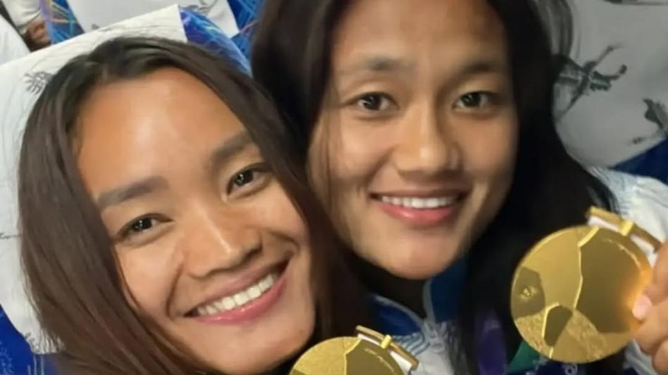 Mizoram rewards Lalremsiami, Lalthantluangi with Rs 25 lakh each for Asian Games gold Mizoram rewards Lalremsiami, Lalthantluangi with Rs 25 lakh each for Asian Games gold