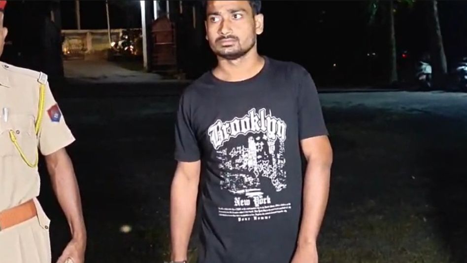 Man arrested for extorting money using Bongaigaon SSP’s name, photos of police officers Man arrested for extorting money using Bongaigaon SSP’s name, photos of police officers