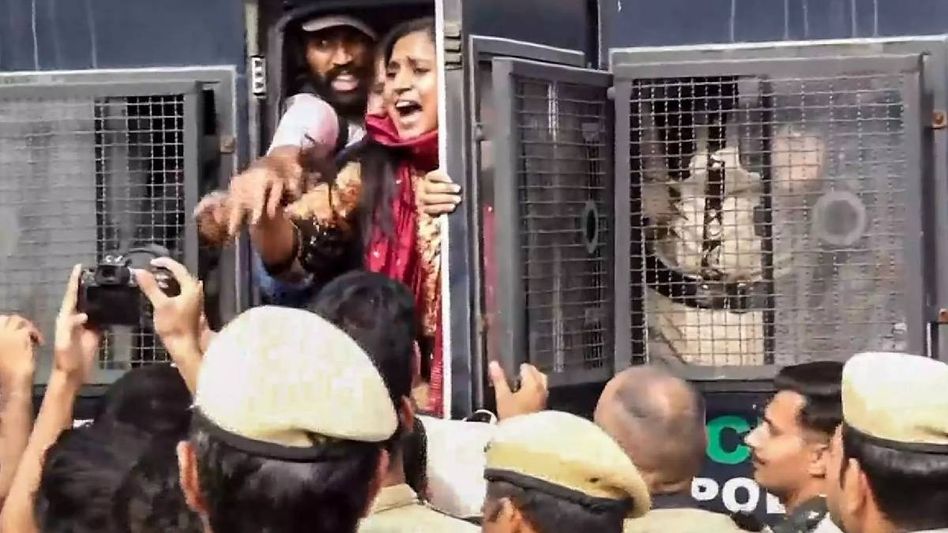 Delhi police detains over 500 ahead of CJP protest at Jantar Mantar, deploys 35000 personnel Delhi police detains over 500 ahead of CJP protest at Jantar Mantar, deploys 35000 personnel