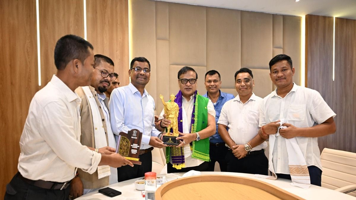 Assam CM holds talks with Moran, Matak groups on ST status, council elections