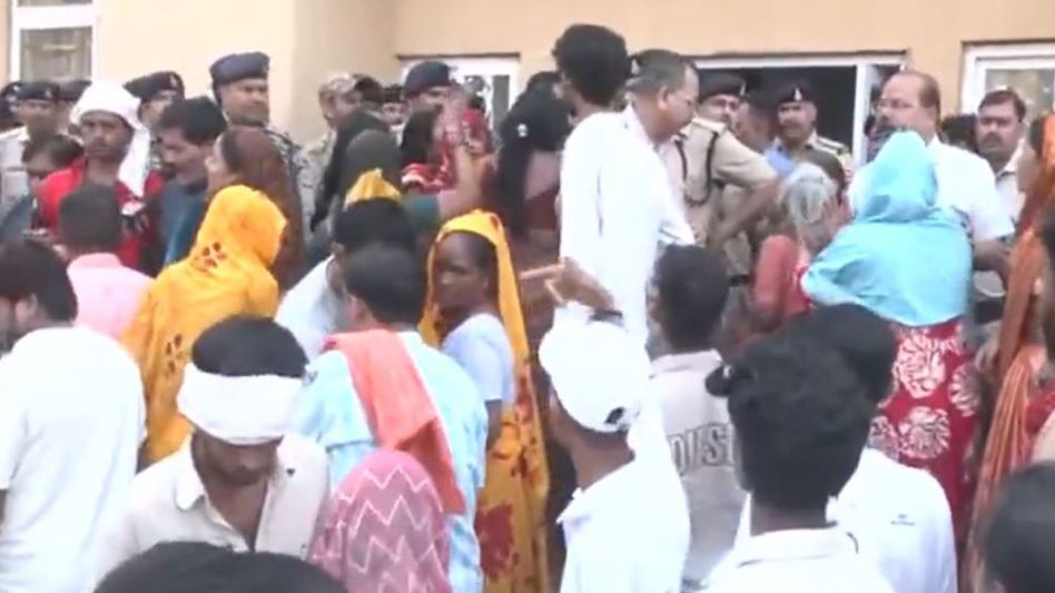 PM Modi announces Rs 2 lakh ex-gratia for kin of Gwalior truck accident victims PM Modi announces Rs 2 lakh ex-gratia for kin of Gwalior truck accident victims