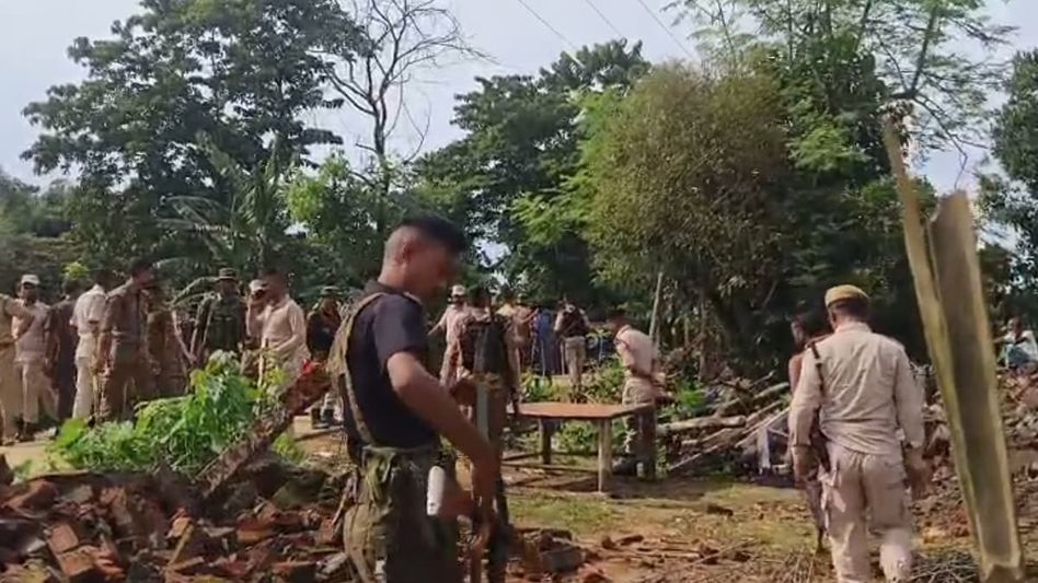 Around 1,000 families evicted as Assam clears encroachments across 3 districts Around 1,000 families evicted as Assam clears encroachments across 3 districts