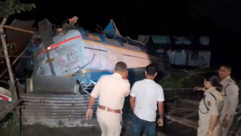 Assam: Oil tanker overturns on NH-127 in Nagaon, damages roadside shops Assam: Oil tanker overturns on NH-127 in Nagaon, damages roadside shops