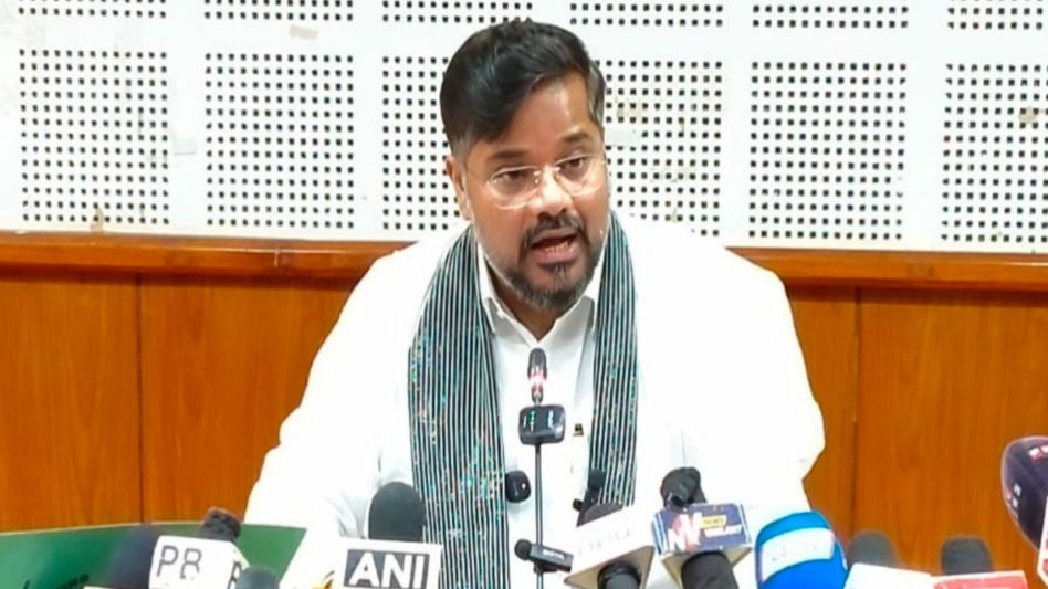Tripura minister accuses CPI(M) of ‘hypocrisy’ over festive ration distribution Tripura minister accuses CPI(M) of ‘hypocrisy’ over festive ration distribution