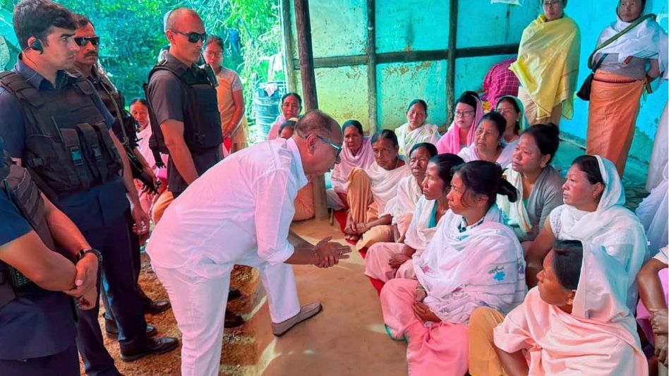 Manipur CM meets Nongshum victims’ families after shutdown call over Khongban attack Manipur CM meets Nongshum victims’ families after shutdown call over Khongban attack