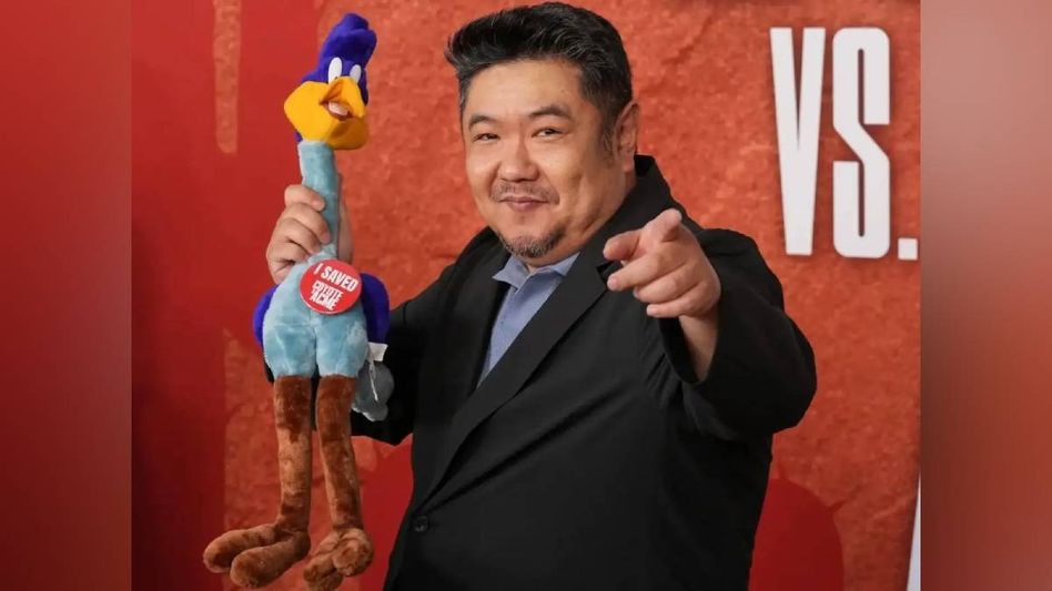 Emmy-winning voice actor Eric Bauza, voice of Bugs Bunny and Daffy Duck, dies at 46 Emmy-winning voice actor Eric Bauza, voice of Bugs Bunny and Daffy Duck, dies at 46