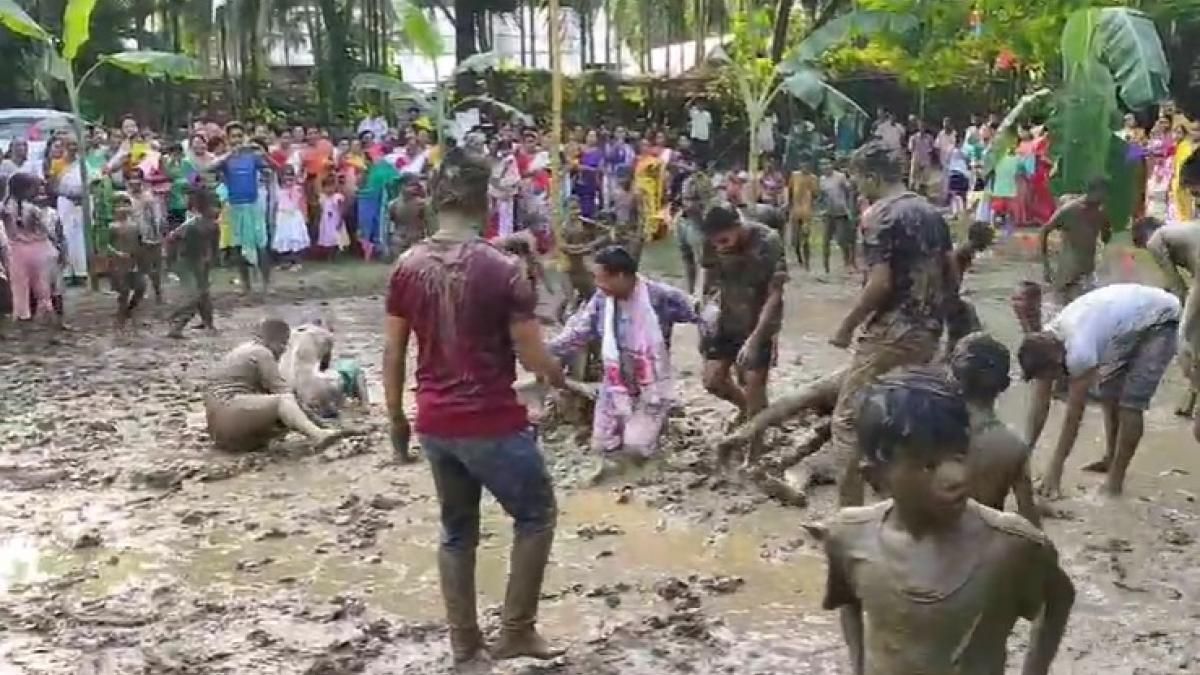 Assam: Janmashtami celebrations in Bongaigaon, devotees rejoice with traditional mud games