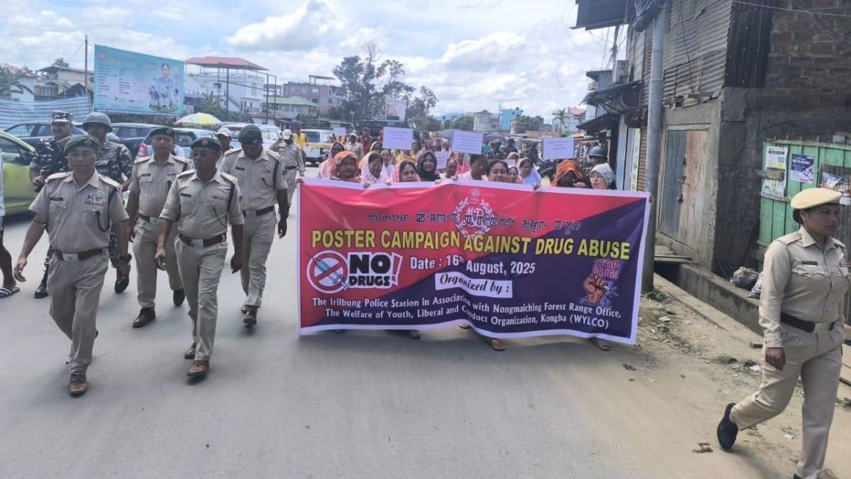 Poster campaign against drug abuse held in Imphal East 