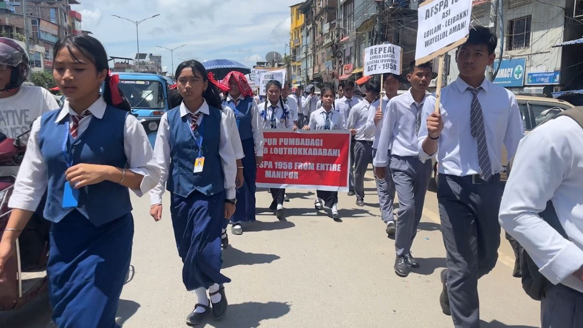 Manipur students observe ‘Martyrdom Day’ in memory of 'human torch' Pebam Chittaranjan