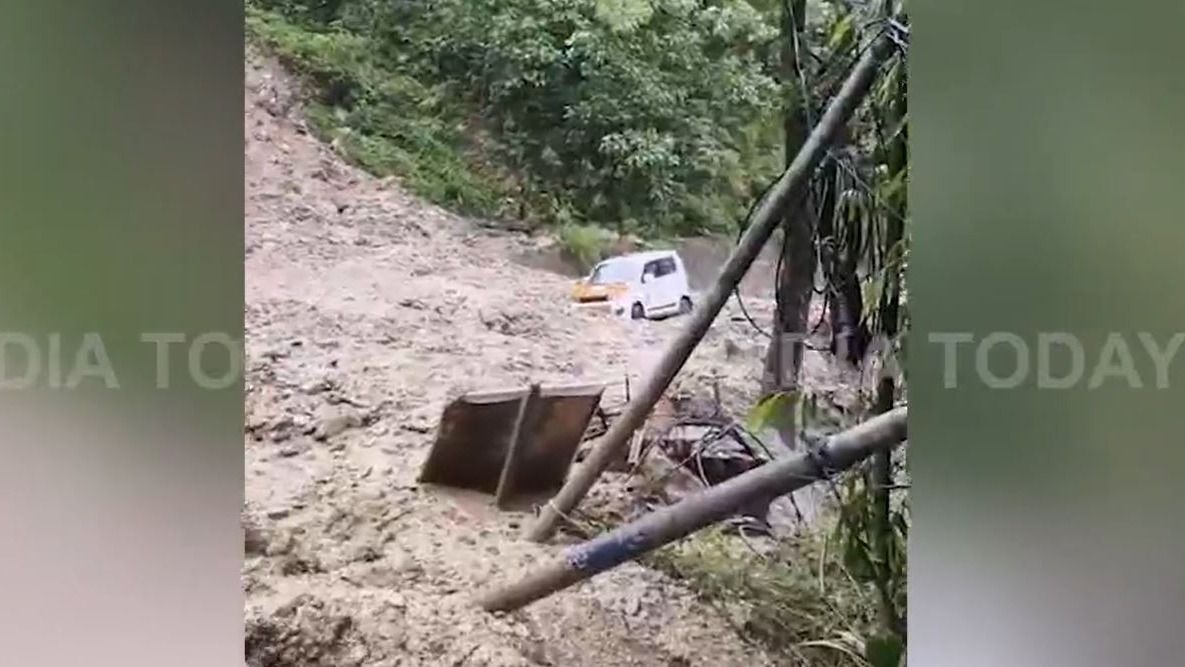 Landslides on NH10 in East Sikkim disrupts traffic on Singtam–Rangpo road