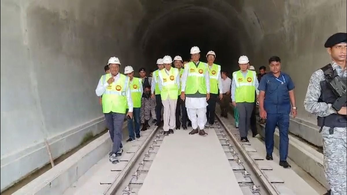 Sikkim Governor reviews progress of strategic Sevoke-Rangpo railway project