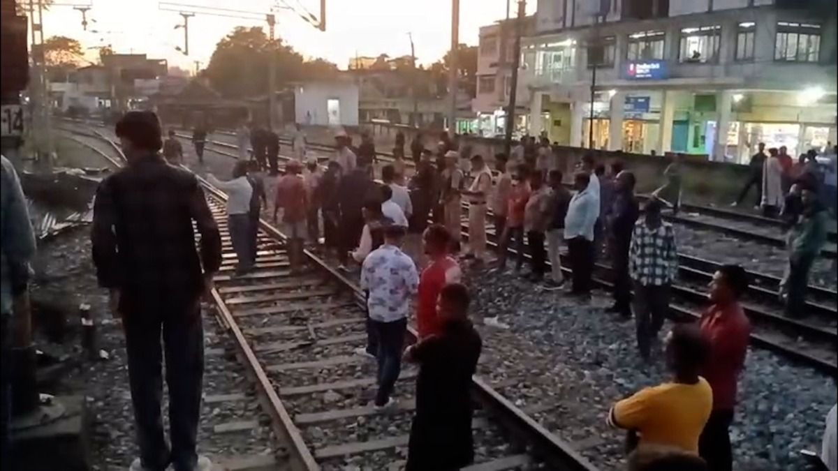 Massive fire guts workers huts, train services disrupted in Margherita