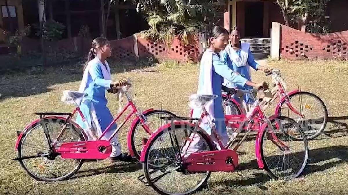 Assam: 240 bicycles distributed to class IX students under CM’s special scheme in Ledo
