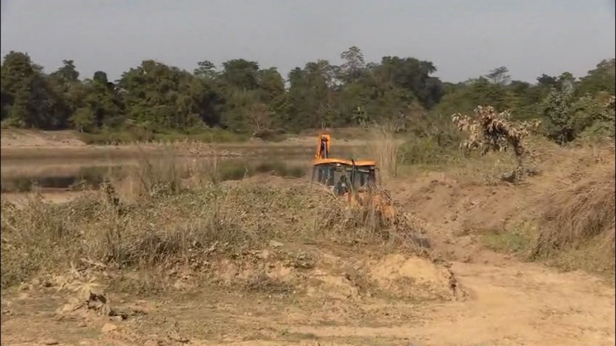 Assam: Dibrugarh Forest department accused of favouritism in sand quarry lease, revenue loss in crores feared