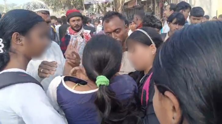 Two schoolgirls seriously injured in road accident in Assam’s Mairabari