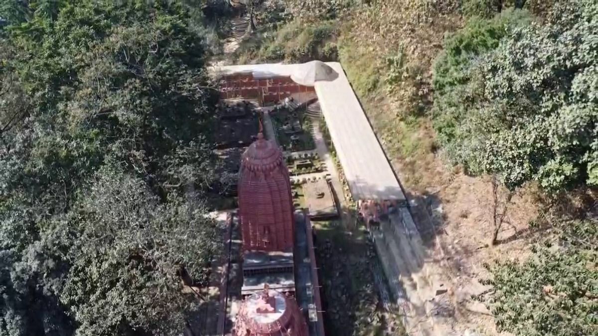 Thousands flock to Arunachal's Malinithan Temple in Likabali on Makar Sankranti