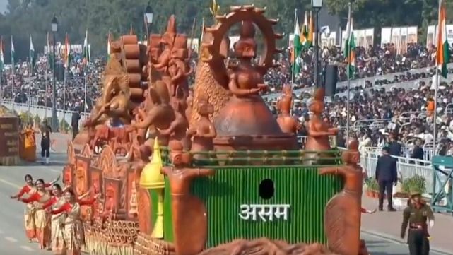 CM Himanta Biswa Sarma lauds Assam’s Republic Day tableau at Kartavya Path