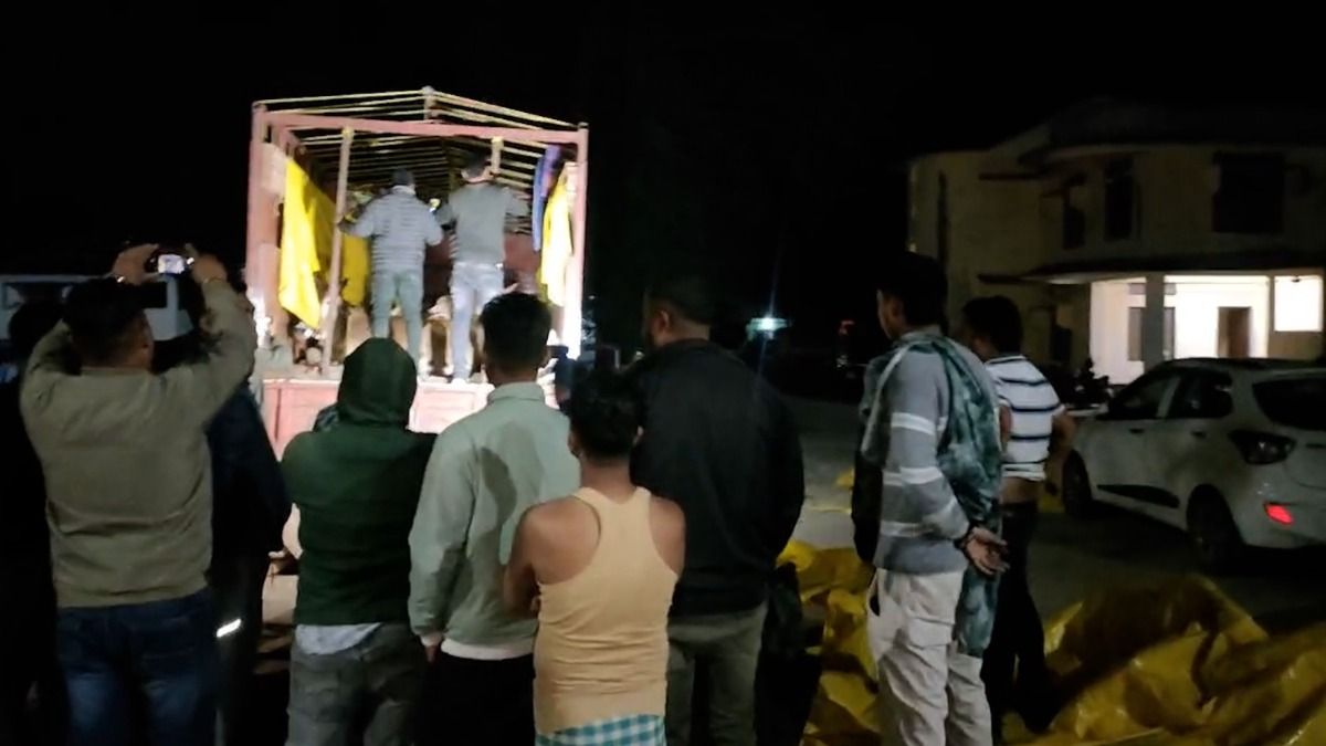 Alert locals bust 6-wheeler cattle smugglers in Assam's Bongaigaon night raid