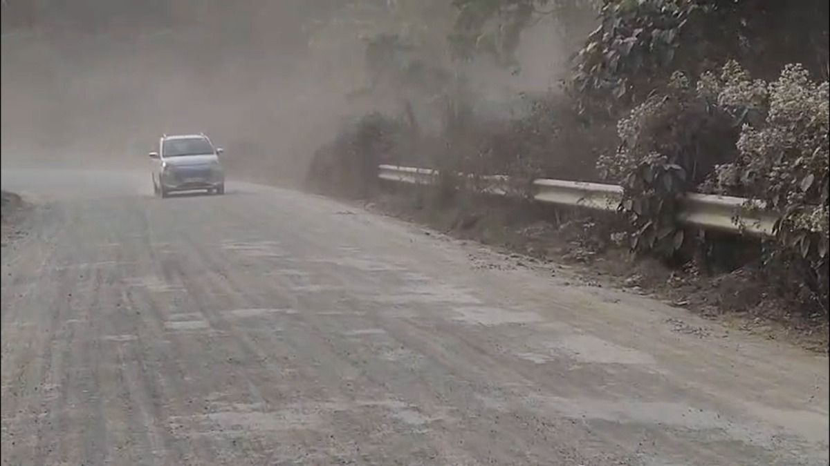 Dust clouds disrupt daily life along Kenduguri–Chauliabari road in Assam’s Bajali