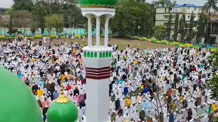 Thousands gather in Assam's Dhubri Eidgah to offer Eid-ul-Fitr prayers